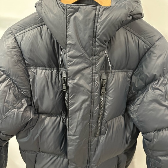 Under armour down puffer jacket. - Picture 8 of 8